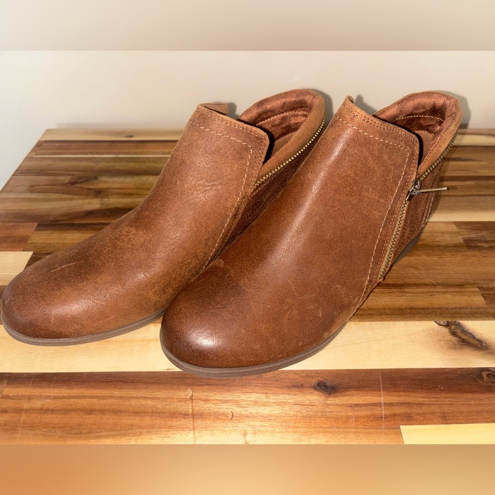 Cobb Hill Women’s Leather Ankle Booties – Brown | Size US 7.5